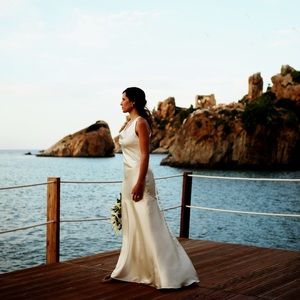 Creme satin body con wedding gown Sz 6